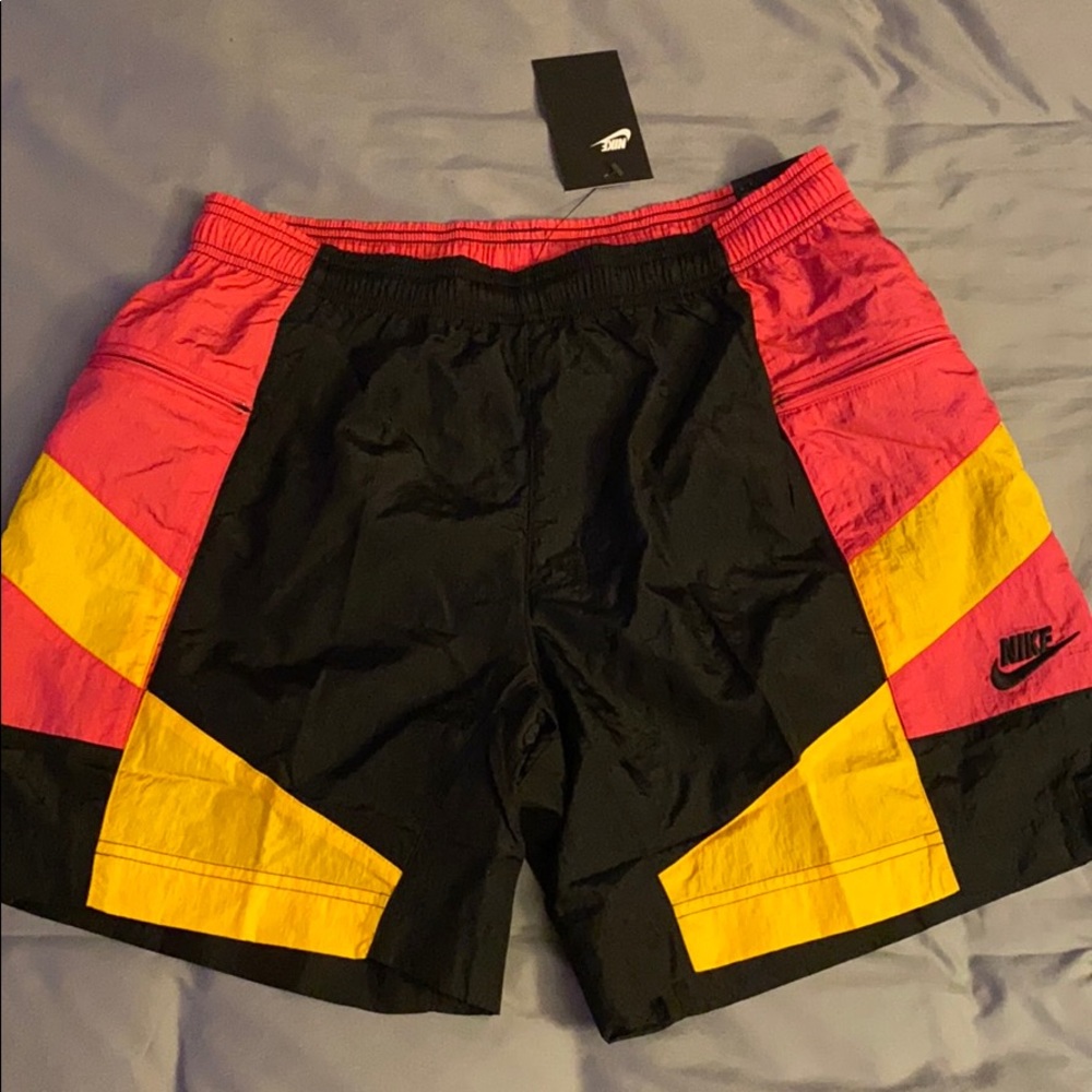 Nike Nylon Re-issue shorts size XL - Picture 1 of 1